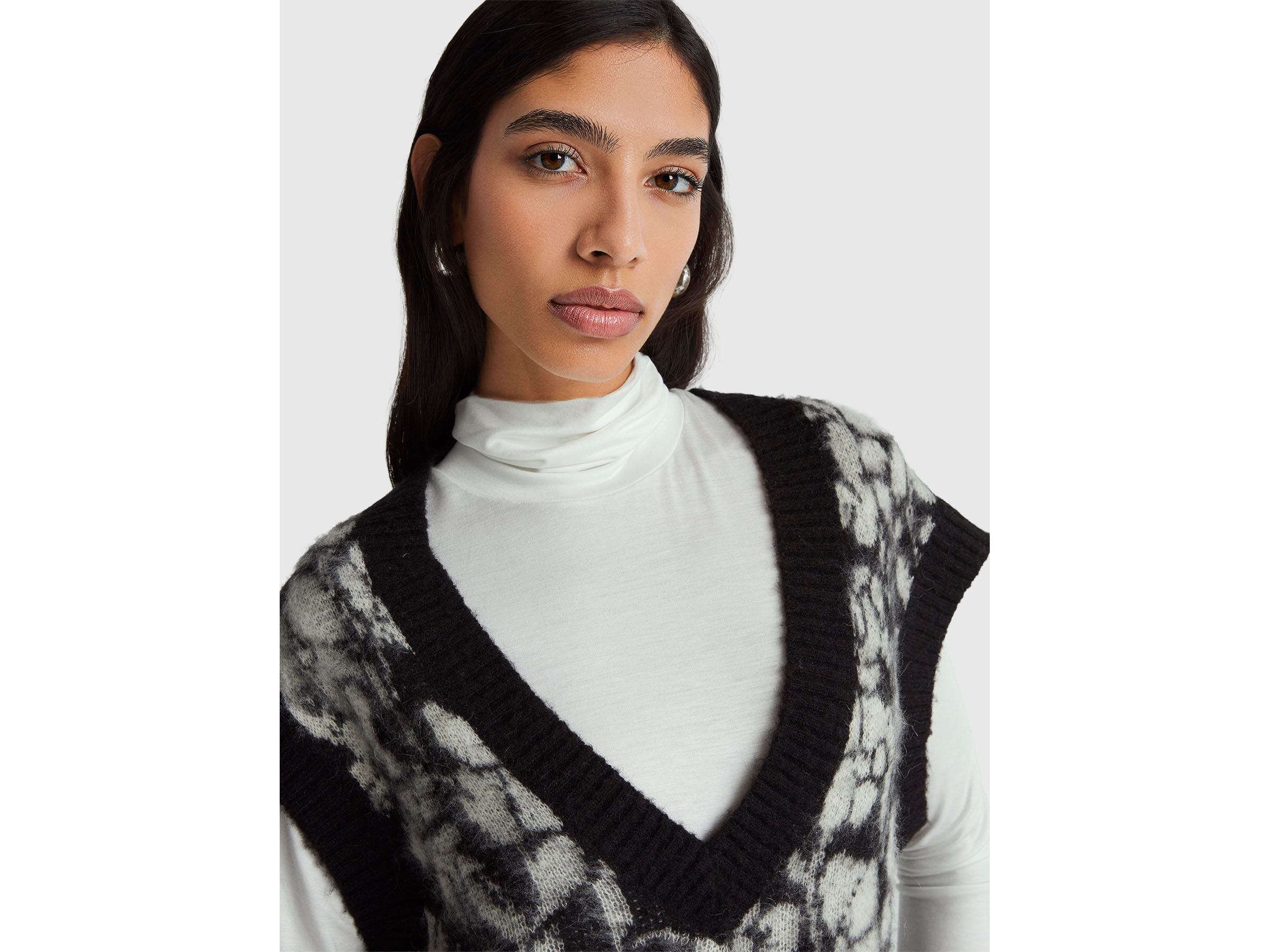 S/L V NECK SWEATER Women image number 4